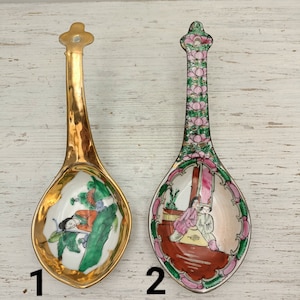Vintage Chinese Big Rice Noodle Soup Porcelain Spoon, Chinese Rose family Spoon , Golden Asian Spoon, Oriental Poorcelain, Asian Kitchenwear