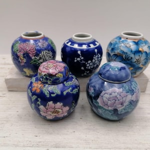 Vintage Chinese 2.2&quot; Ginger Jar,Round Oriental Porcelain Vase, Rare Vases,Asian Home Decor,Blue Floral decor Chinese Hand-painted Ginger Jar