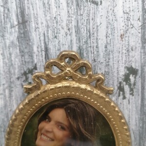 Vintage Brass Oval 4.8"Photo Frames,rare oval frame, Small oval frame for wall, small Brass frame image 7