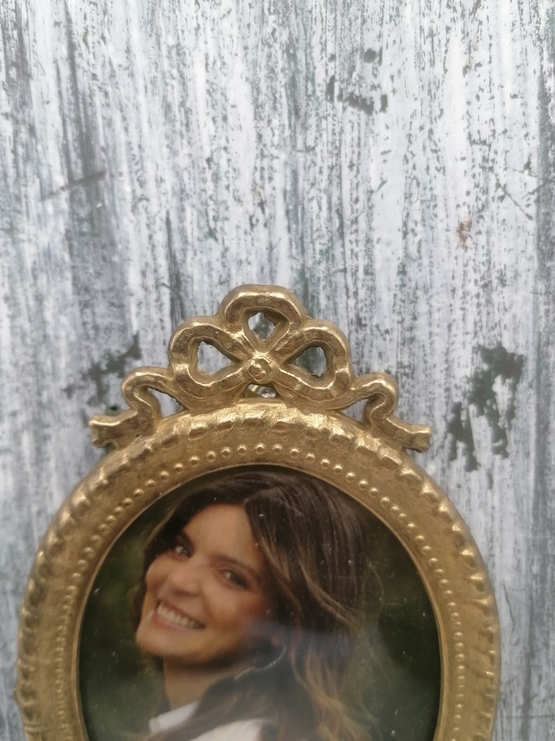 Vintage Brass Oval 4.8"Photo Frames,rare oval frame, Small oval frame for wall, small Brass frame image 7