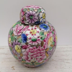 Vintage 6"Macao Large Chinese Mille Fleur Ginger Jar / Thousand Flowers Design / Hand-Painted