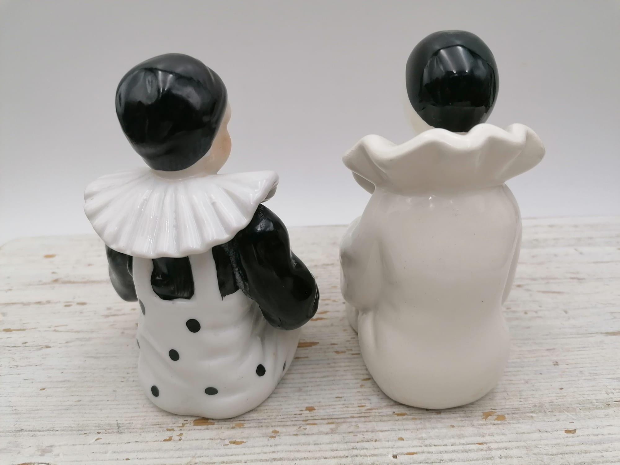 ヴィンテージピエロピエロの置物、陶器のピエロ像、座ったピエロの置物