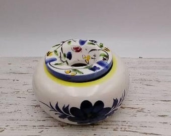 Hand Painted Ceramic Ashtray,Flower Decor Ashtray,Round Lidded  Ashtray, Unique Ashtray Gift, Colorful Round Ashtray with Lid, Home Decor