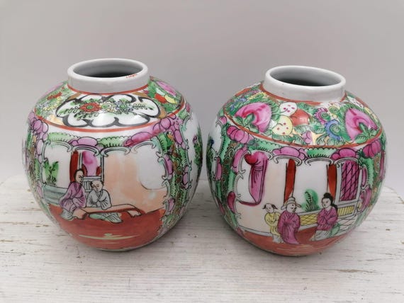 Vintage 5.5" Chinese Rose Familie Ginger Jar, Big Chinese Vase, Chinese Hand-painted vase, Rose Medallion Chinese Vase, Collectible Jar