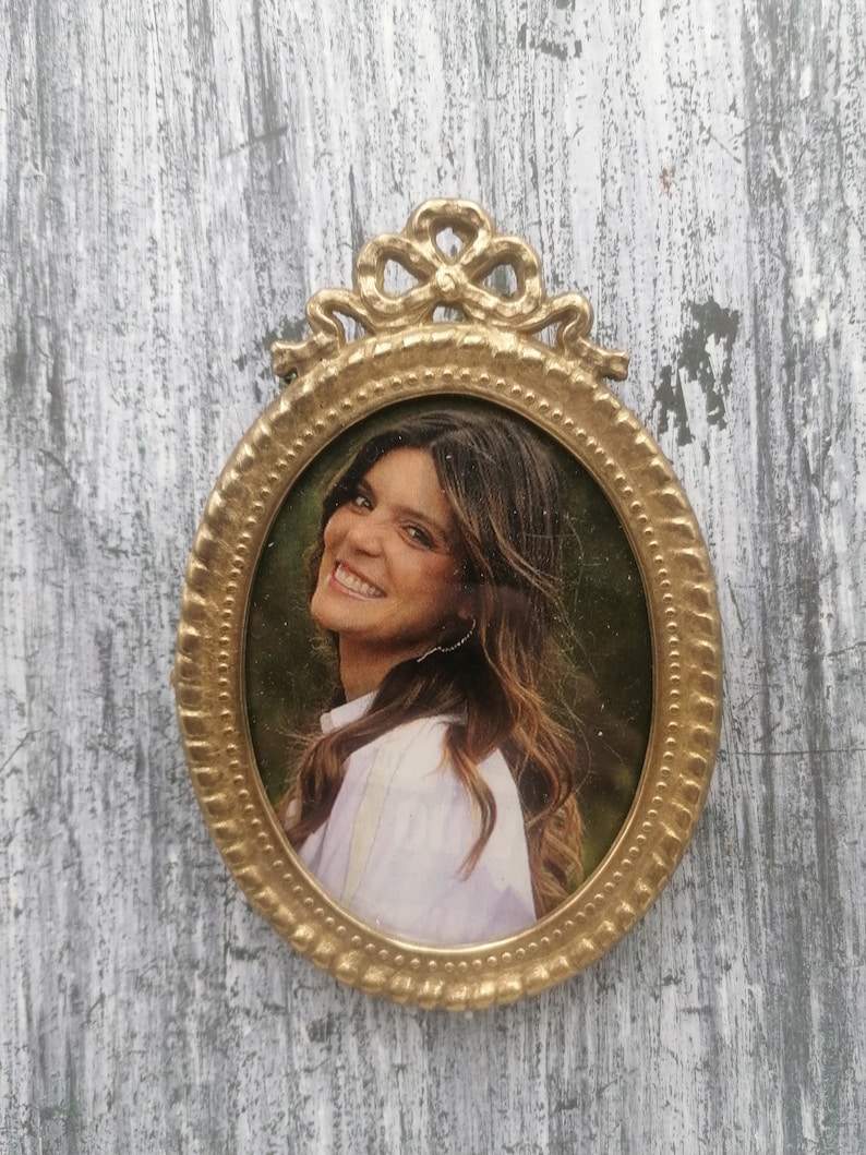 Vintage Brass Oval 4.8"Photo Frames,rare oval frame, Small oval frame for wall, small Brass frame image 1