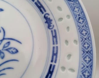 ヴィンテージ 6.8インチ 陶器製中国皿、東洋風の青い花皿、青と白の
