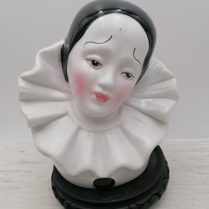 セール(SALE)開催中！ファッション通販 ヴィンテージ フィギュア、陶器製ピエロ像、座っ ピエロ ピエロ 彫刻・オブジェ