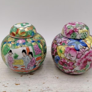 Vintage Chinese 3.5"Familie Rose Vase, Oriental Decor Ginger Jar, Oriental Porcelain Rare Vase, Asian Home Decor, Mille Fleur jar