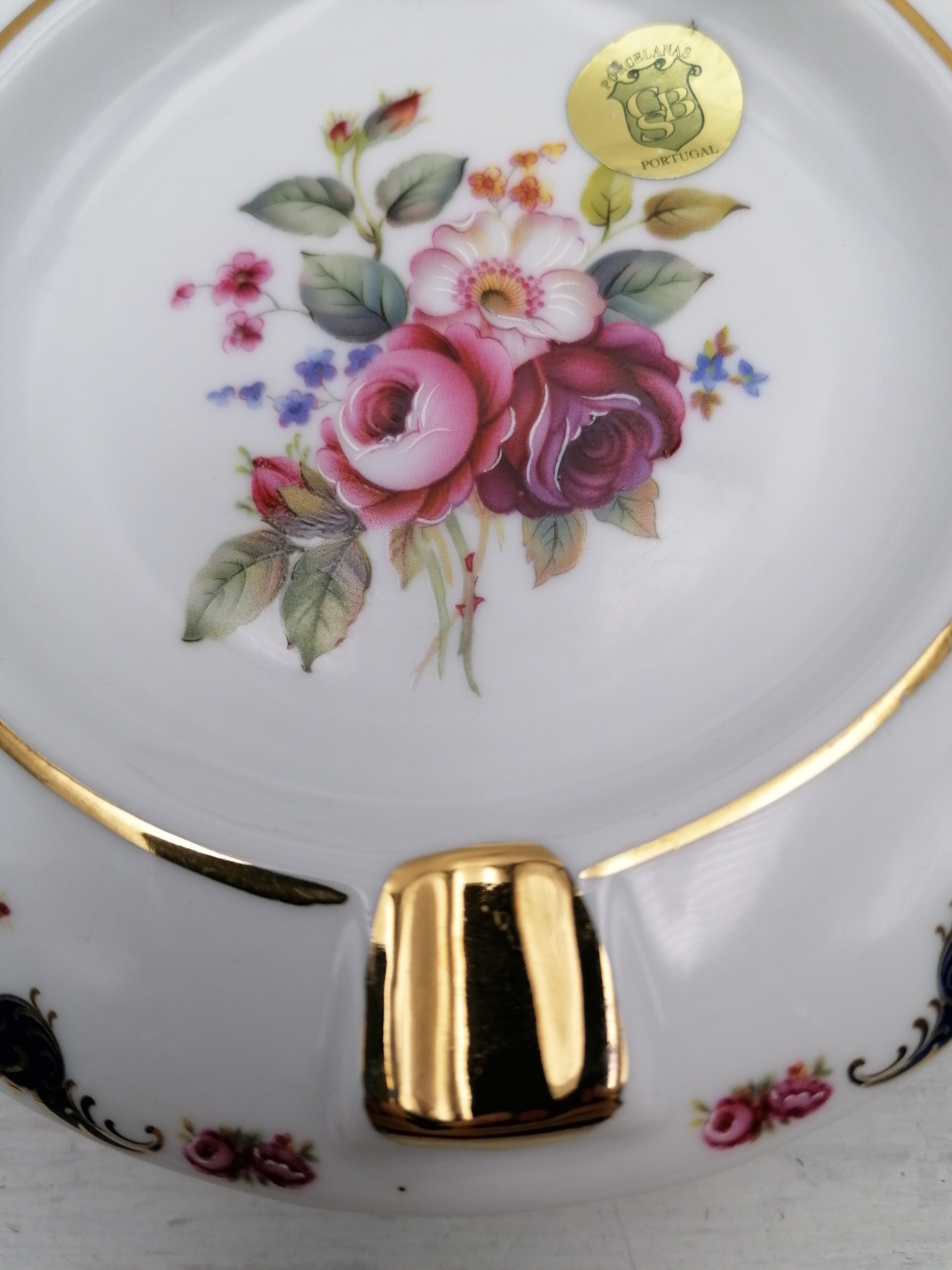 ヴィンテージ磁器灰皿、4本タバコ灰皿、花飾り灰皿、コレクション灰皿