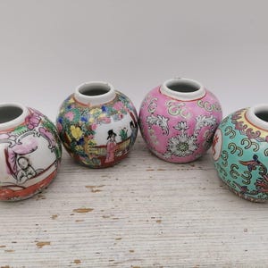 Mini tarro de jengibre chino asiático de 5,8 cm (2,3"), pequeño tarro de jengibre chino sin tapa, jarrón pequeño Familie Rose, jarrón raro de porcelana oriental, jarrón Munshou