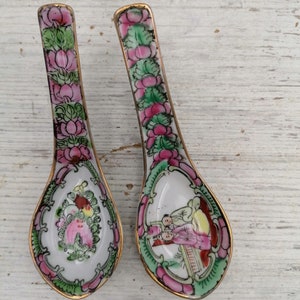 Vintage small Chinese Spoon, Chinese Porcelain Spoon, Hand Painted Asian Spoon, Chinese Spoon ,Asian Spoon