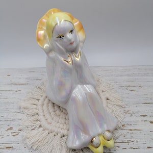 Figurine de clown Pierrot vintage, Statue de Pierrot en porcelaine, Figurine de Pierrot assis, Statue de Pierrot blanc, Cadeau de collectionneur, Décoration d&#39;intérieur