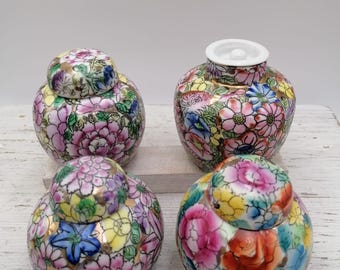Porcelain Chinese Thousand Flowers Small Ginger Jar with Lid, Floral Design Vase,Flower Painting Ginger Jar, Oriental Vase, Asian Home Decor