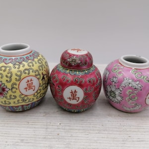 Porcelain Asian Ginger Jar, Red/Yellow/Pink Munshou Vase,Round Small Vase, Chinese Ginger Jars, Oriental Collection Ginger Jar, Asian Home