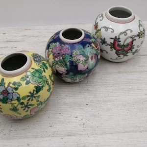Vintage 3.1"/3.4" Chinese Ginger Jar with Floral Decor, Small Chinese Porcelain Vase, Multicolor Floral Decor Vase, Vase with Oriental Decor