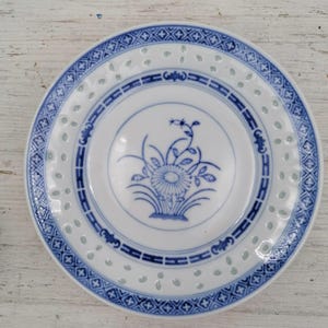 Vintage 6.8&quot; Ceramic Chinese Plate, Oriental Blue Flower Plate, Blue and White Ceramic Plate, Collectible Gift, Asian Flower Plate