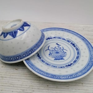 Set aus chinesischer kleiner Schüssel und Teller, Reis- / Suppenschüssel, blaue und weiße Schüssel, chinesische blaue Teller, orientalisches Küchenset, asiatisches Dekorationsgeschirr