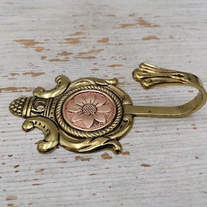 Vintage massiv metall med mässingsbeläggning Väggkrok, Liten galge Snidad galge, Liten klädgalge, Gyllene galge, Handdukskrok