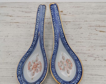 Set of 2 Vintage Porcelain Soup Spoons, Hand Painted Noodle Rice Spoons, Blue Porcelain Chinese Spoons, Asian Oriental Porcelain Decor