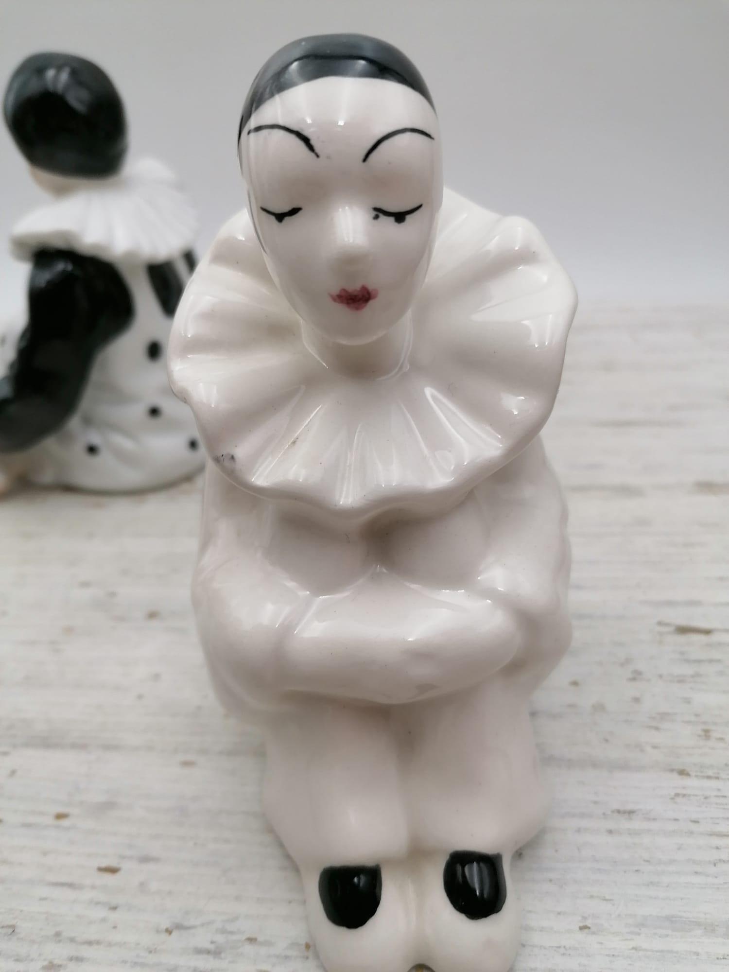 ヴィンテージピエロピエロの置物、陶器のピエロ像、座ったピエロの置物