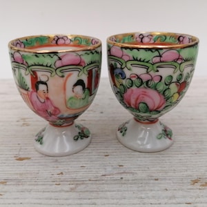Vintage Set of 2 Chinese Egg Cup,Set of Egg Holder,Rose Medallion Egg Cups, Morning Breakfast Egg Bowl, Colorfulegg cups,Chinese Kitchenware