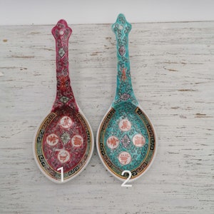 Vintage Mun Shou Red or Green Big Spoon, Vintage Chinese Porcelain Large Soup Spoon, Hand Painted Asian Spoon, Mun Shou Spoon