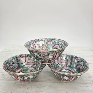 Vintage 3,5&quot; Set of 3 Rose Medallion Bowls, Familie Rose Decor Saucers, Asian Small Bowl, Oriental Decoration Bowl, Asian Kitchenware