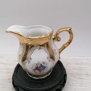 Vintage weißes Milchkännchen, Porzellan Milchkännchen mit Griff, weiß mit goldenem Romantischen Milchkännchen, portugiesisches Geschirr, seltenes weißes Milchkännchen