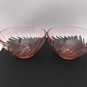 Set of 2 Vintage Bowl Arcoroc , Pink Salad Bowl Arcoroc , Glass Bowl, Made in France, Kitchenware, Home Decor