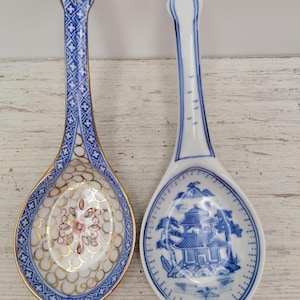 Vintage Chinese Big Rice Noodle Soup Porcelain Spoon,  Chinese Blue and White Spoon , Oriental Poorcelain, Asian Kitchenwear