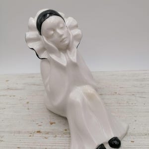 ヴィンテージピエロピエロの置物、陶器のピエロ像、座ったピエロの置物