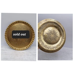 Vintage messing 7&quot; plaat, gesneden messing plaat, gesneden snuisterijplaat, gesneden messing plaat, decoratie messing plaat uit India, zeldzame Indiase plaat