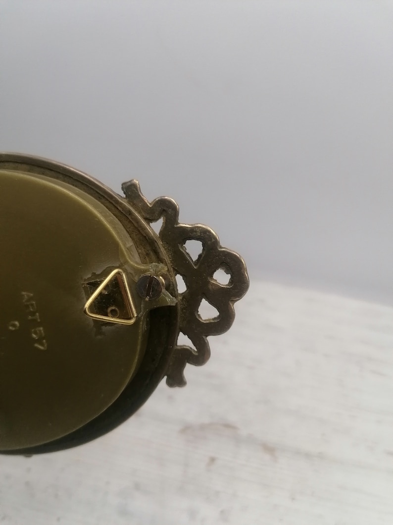 Vintage Brass Oval 4.8"Photo Frames,rare oval frame, Small oval frame for wall, small Brass frame image 2