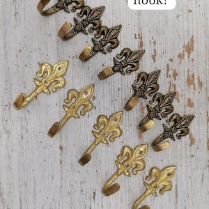 Vintage Lis massief messing wandhaak, gegraveerde hanger, kleine kledinghanger, handdoekhaak, woondecoratie