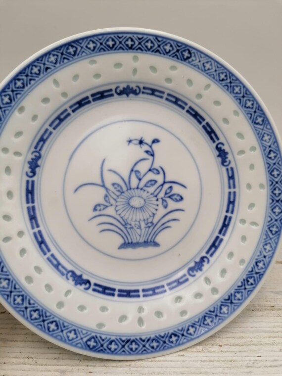 ヴィンテージ 6.8インチ 陶器製中国皿、東洋風の青い花皿、青と白の