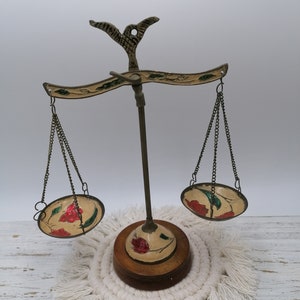 Antique Brass Scales with flowers decor, Small Justice Scales, Balance Sign Gift, Indian Collectible Scales,perfect Brass Scales,scales Gift