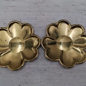 Set of 2 Vintage small Brass Bowl, Carved Brass Indian Bowls, Floral Motive Plate, Golden Color Bowl, Pedestal Plate, Vintage 1980&#39;s