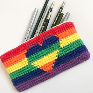 Astuccio portapenne colorato all'uncinetto, custodia Pride, regalo di compleanno.