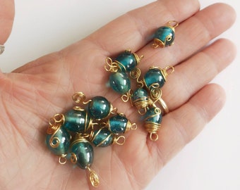 Connecteur pour perles de verre avec gaine métallique, Perle de verre bleue fabriquée à la main, Perle à maillons, Perle au chalumeau, 12 pièces uniques pour la fabrication de bijoux et l'artisanat