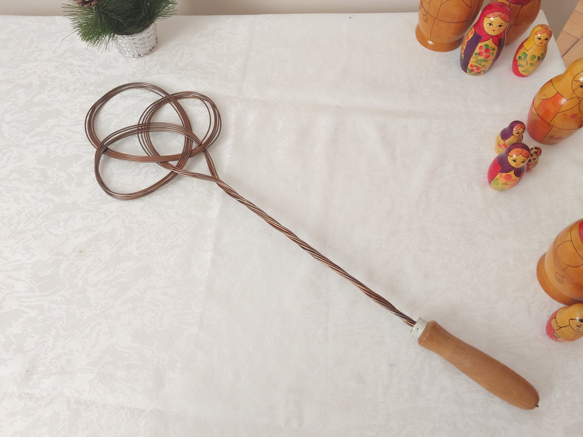 Vintage Rug & Carpet Beater Wooden Handle Wire Tapestry Etsy