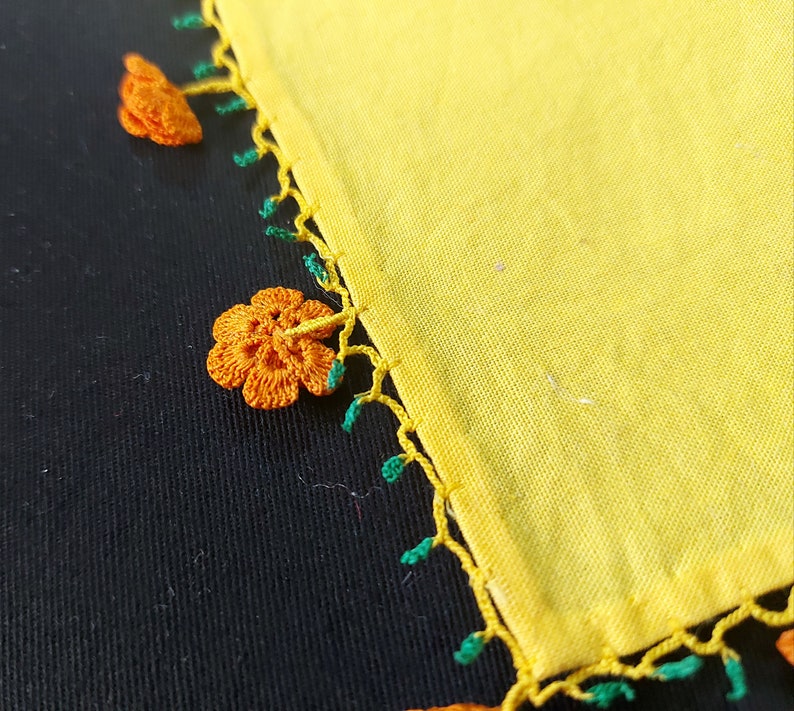 Embroidery Hanky with Flowers Lace Border and Corners Floral Hankie Vintage Yellow /& Orange Edge Hankie Flower Corner Handkerchief