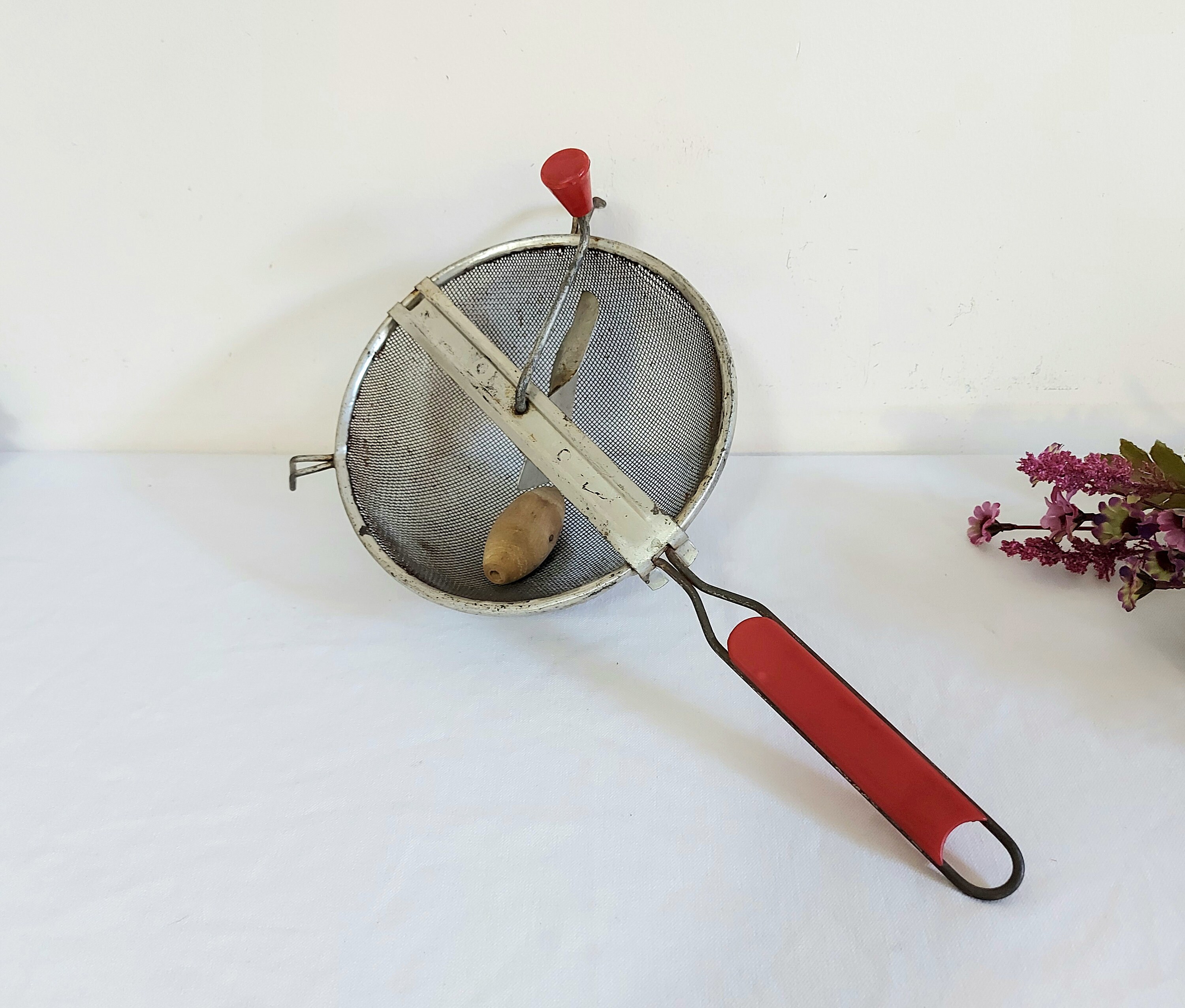 15 Red Strainer ANTIQUE METAL STRAINERS 12 Green Strainer Sifters With