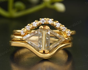 Antike Dreieck Moissanite Ehering Set, 14K Gelbgold Geschwungen Stapeln Matching Ring Set, Jubiläumsring Geschenk, Handgemachter Schmuck