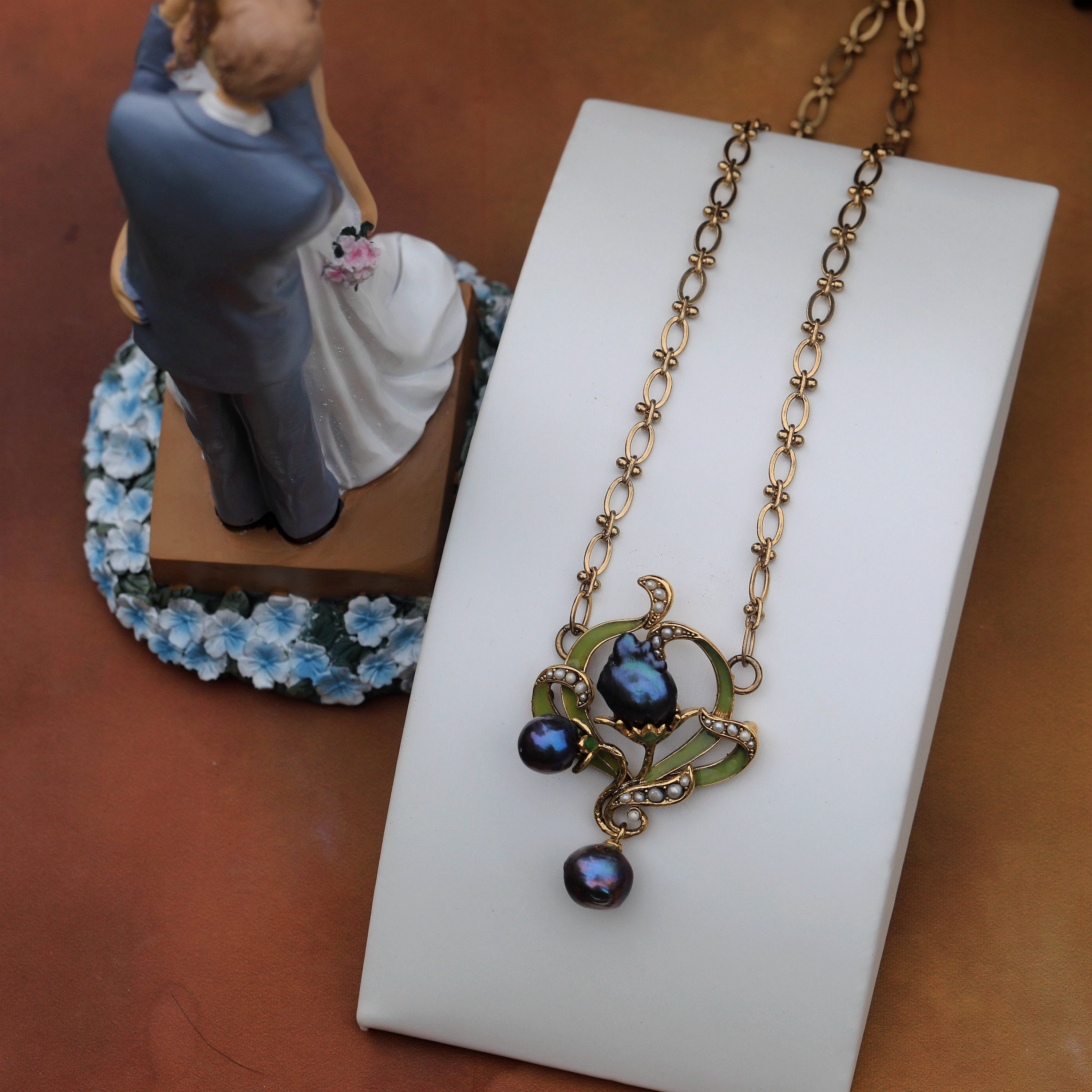 Collier Art Nouveau Style Vintage - Feuille Verte Et Perle Baroque Noire - Réf. QD12, Neuf