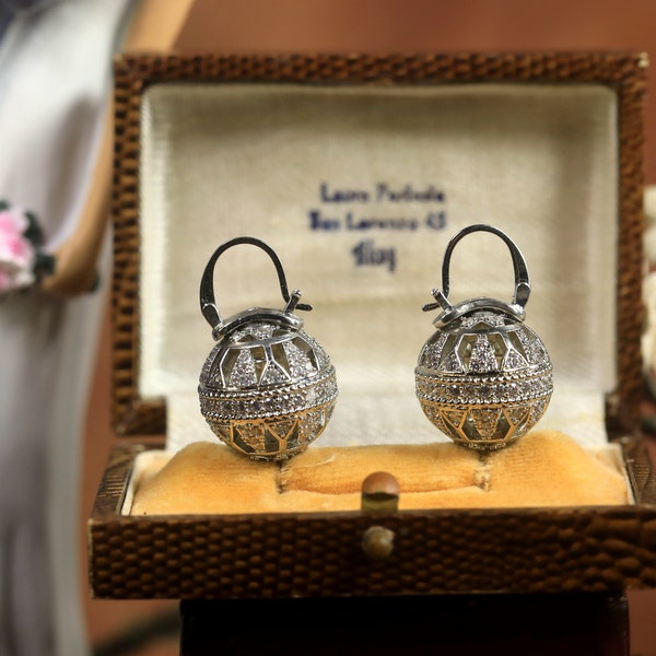 Superbe Boucles d'oreilles Art Déco Argenté Dormeuses Cercle Perle Métal Serti de CZ Blanc Mariage Vintage Style Plaqué Rhodium