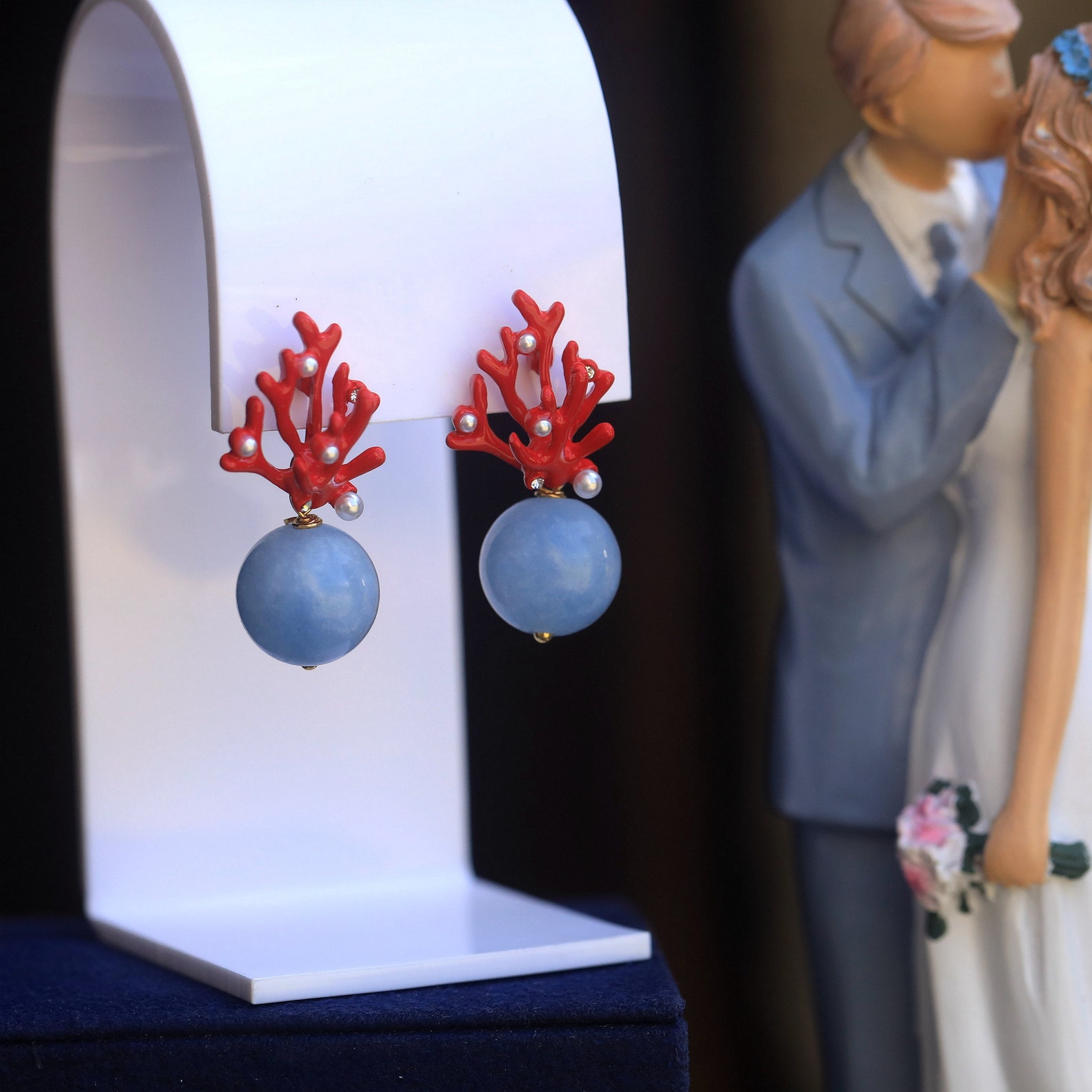 Boucles D'oreilles Clous Argenté Style Art Déco Avec CZ Bleu – Fait Main, Unique Et Joli