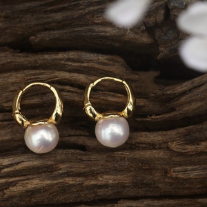 Boucles d'oreilles Art Déco Dormeuse Lever-back Lune Petite Perle de Culture 9mm Simple Elegant Mariage Vintage Style Plaqué 14K