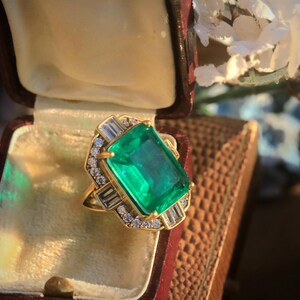 Bague Vintage Forme Couronne - Plaqué Argent Avec Strass Vert émeraude - Taille 50