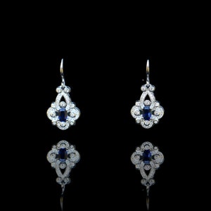 Boucle d'Oreille Hypoallergenisk Virkad Argent Massif 925 Argenté CZ Belle Epoque Petite Goute Blommor Trèfle Bleu Marine Mariage bild 8