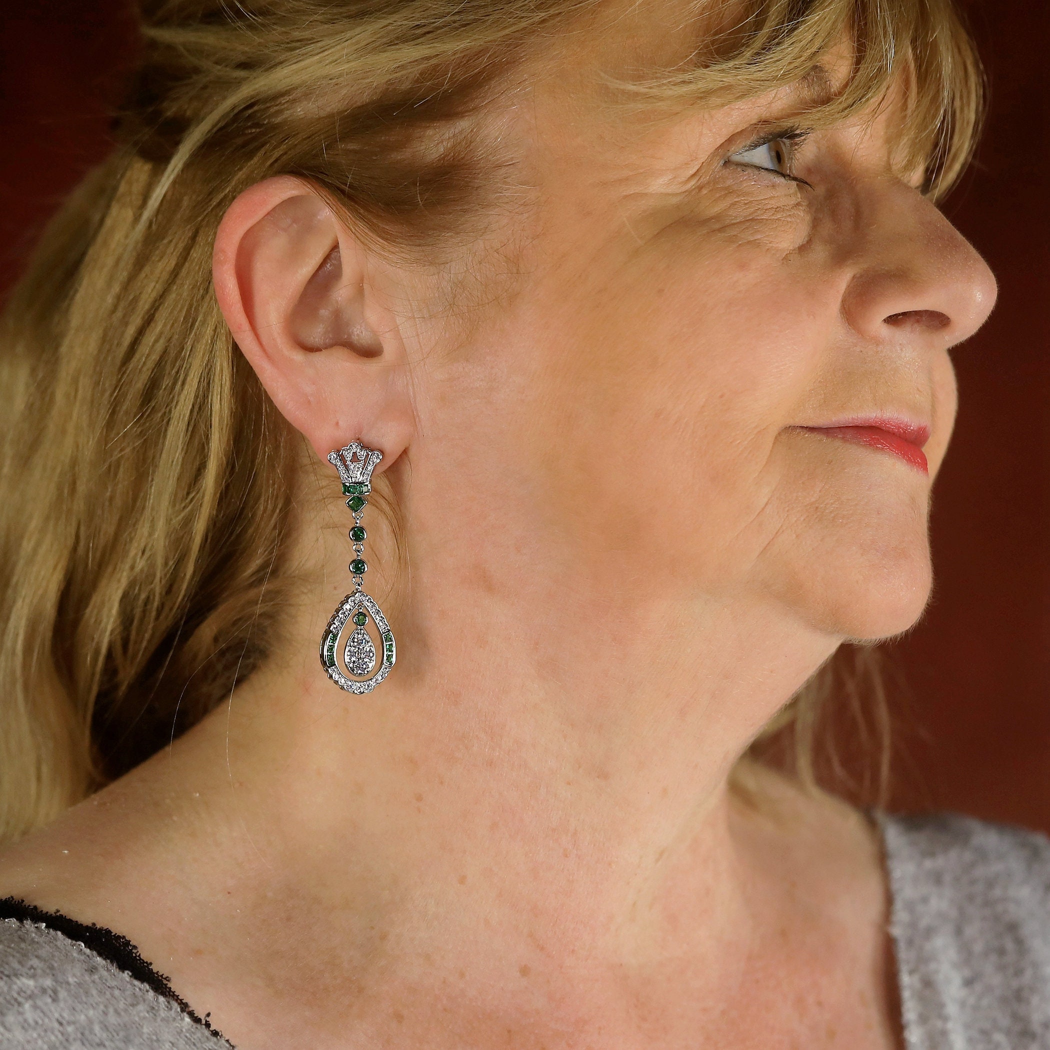 Boucles D'oreilles Art Déco Longues En Clous, Argenté Avec Cristaux Verts Goutte